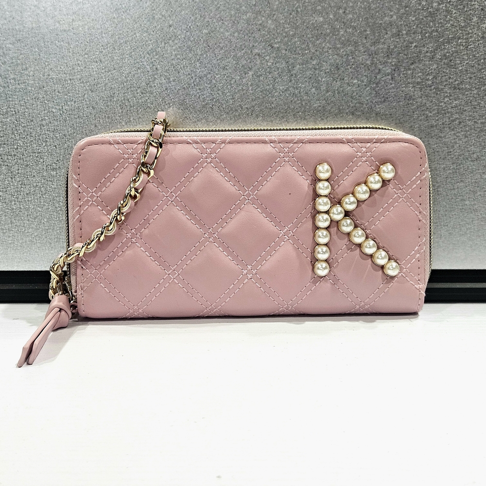 CLAIRE'S QUILTED PADDED SOFT FAUX LEATHER INITIAL "K"  WRISTLET CHAIN BRAIDED
